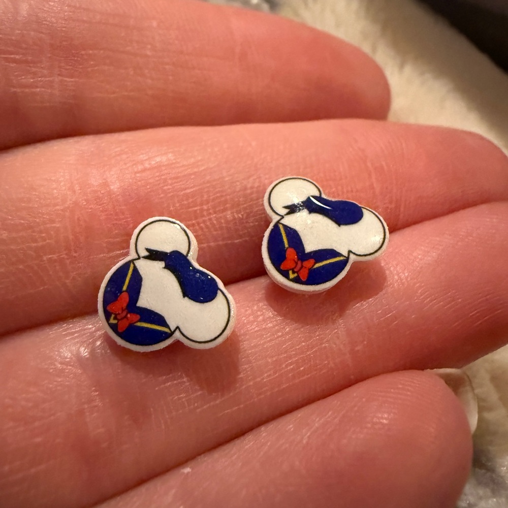Donald Mouse Stud Earrings